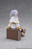 TAITO Frieren: Beyond Journey's End Desktop Cute Figure - Frieren (Trunk Case Ver.) Reissue - Frieren: Beyond Journey's End - photo 7