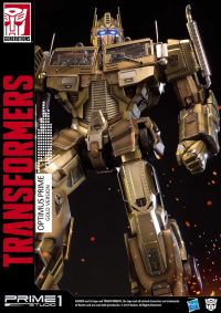 Premium Masterline Transformers: Generation 1 Optimus Prime Gold Version 16