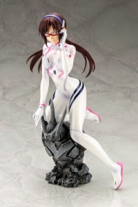 Mari Makinami Illustrious White Plugsuit ver. 1