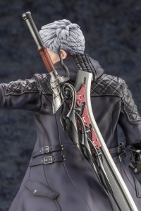 ARTFX J Nero 8