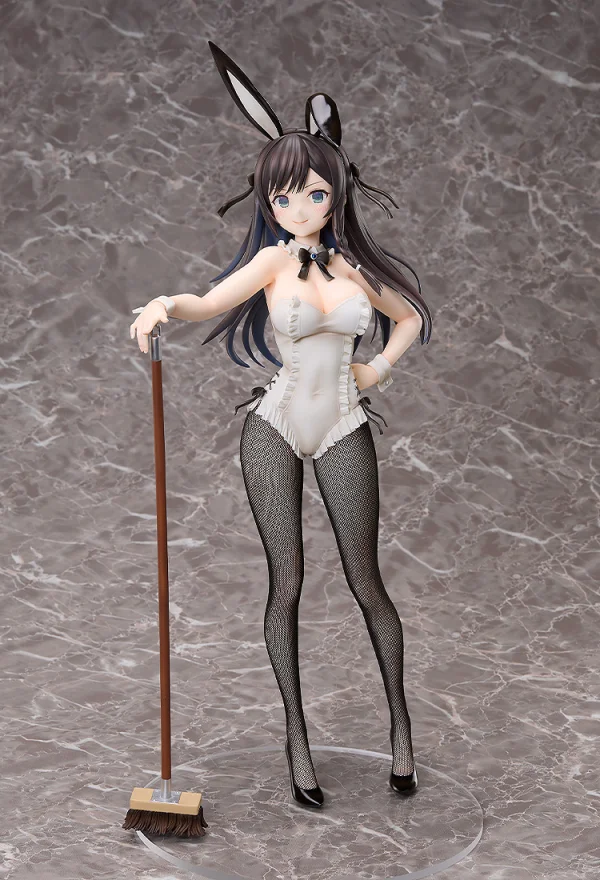 FREEing Alina Clover: Bunny Ver. - I May Be a Guild Receptionist, but I'll Solo Any Boss to Clock Out on Time