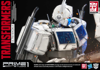 Premium Masterline Transformers: Generation 1 Ultra Magnus 3