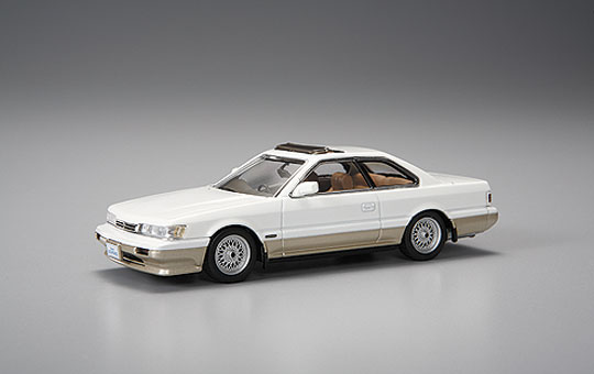 DIECAST MODEL CAR: 1/43 F31 LEOPARD Ultima LATE Ver. OPTION WHEEL ['88] (White pearl 2-Tone)