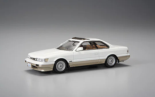 Aoshima DIECAST MODEL CAR: 1/43 F31 LEOPARD Ultima LATE Ver. OPTION WHEEL ['88] (White pearl 2-Tone) - Scale Kits