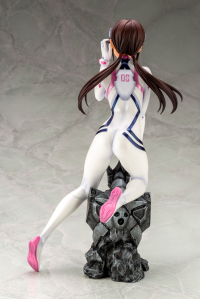Mari Makinami Illustrious White Plugsuit ver. 3