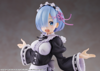 Re:Zero Starting Life in Another World AMP Figure - Rem (Winter Maid Image Ver.) 2