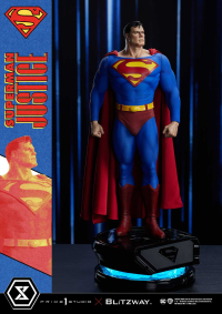 Premium Masterline Justice (Comics) Superman 29