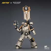 Iron Warriors MkII Legionary1 with Vexilla, Bolter and Bolt Pistol 3