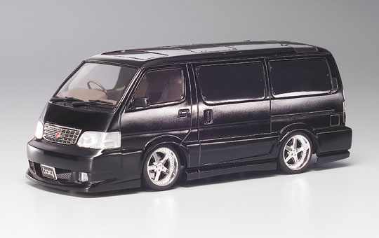 VIP AMERICAN: 1/24 BOXY TYPE - 100 HIACE (TOYOTA)