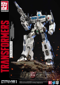 Premium Masterline Transformers: Generation 1 Ultra Magnus 15