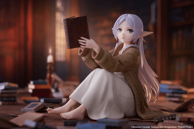 TAITO Frieren: Beyond Journey's End Desktop Cute Figure - Frieren (Roomwear Ver.) - Frieren: Beyond Journey's End