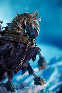 Blizzard World of Warcraft® The Lich King & Invincible Premium Statue 5