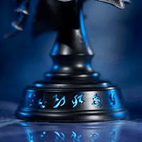 World of Warcraft® Helm of Domination Collector’s Edition Replica 5