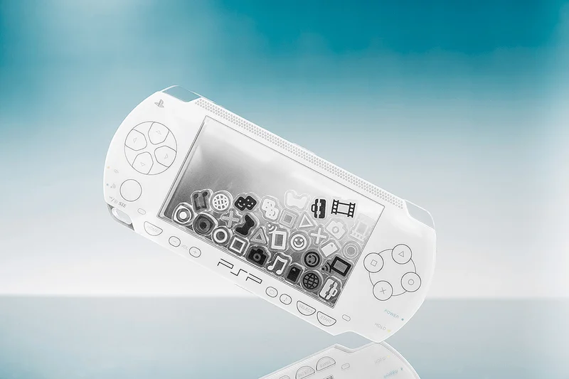 GOOD SMILE COMPANY PSP™ (PlayStation™Portable) Rattle Acrylic Stand: White Ver. - Video Games
