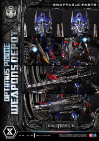 Museum Masterline Transformers: Dark of the Moon (Film) Optimus Prime Weapons Depot 32