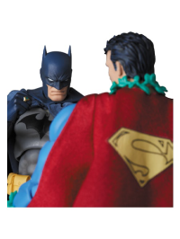 MAFEX Superman (Hush ver.) 11