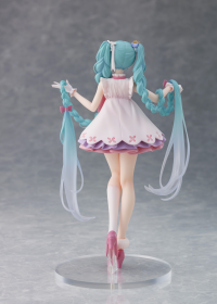 Hatsune Miku Wonderland Figure - Rapunzel 5