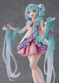 Hatsune Miku Wonderland Figure - Rapunzel 2