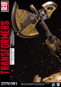 Premium Masterline Transformers: Generation 1 Optimus Prime Gold Version 19