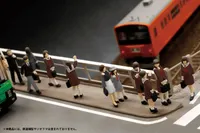 PLUM PMOA 1/80 Scale super minifigure series12 That Day's Bus Stop Set 2 - Scale Figures - photo 3