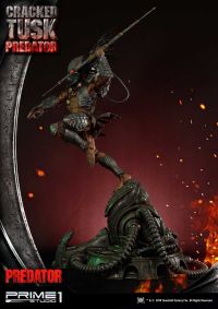 Premium Masterline Predator (Comics) Cracked Tusk Predator 18