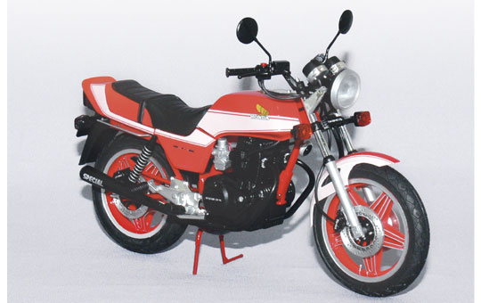 NAKED BIKE: 1/12 Honda SUPER HAWK-III LIMITED COLOR VER.(1981)