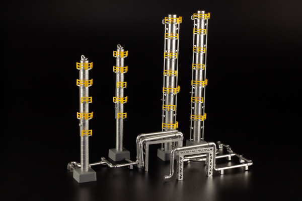 1/150 scale structure kit (Fractionating columns)