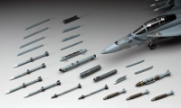 [X48-17] 1:48 AIRCRAFT WEAPONS E : U.S. AIR-TO-AIR MISSILES & TARGET PODS 2