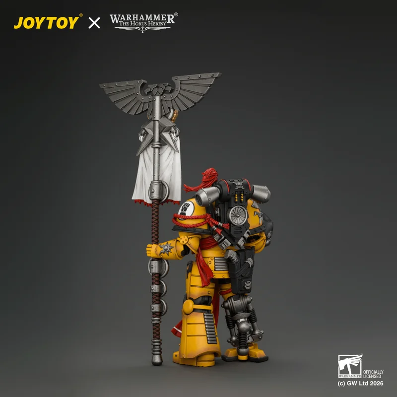 JOYTOY Imperial Fists Herald Consul with Standard and Bolt Pistol - Warhammer 40K