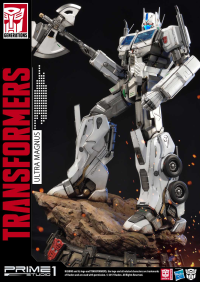 Premium Masterline Transformers: Generation 1 Ultra Magnus 10