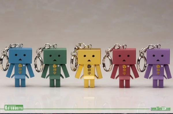 KOTOBUKIYA YOTSUBA& OMAMORI DANBOARD KEYCHAIN CHARM - Yotsuba&!