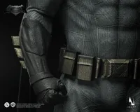Queen Studios INART – Batman v Superman: Dawn of Justice - Batman 1/6 Collectible Figure - DC Comics - photo 11
