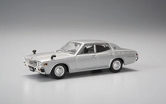 Aoshima DIECAST MODEL CAR: 1/43 330 GLORIA GL-E LATE Ver. ['77] (SILVER METALLIC) - Scale Kits