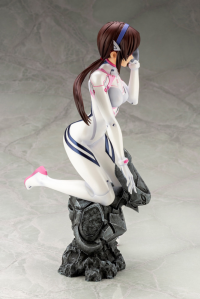 Mari Makinami Illustrious White Plugsuit ver. 14