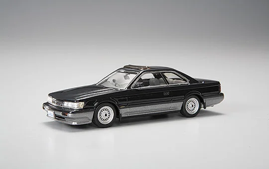 Aoshima DIECAST MODEL CAR: 1/43 F31 LEOPARD Ultima LATE Ver. OPTION WHEEL ['88] (Dark Blue 2-Tone) - Scale Kits