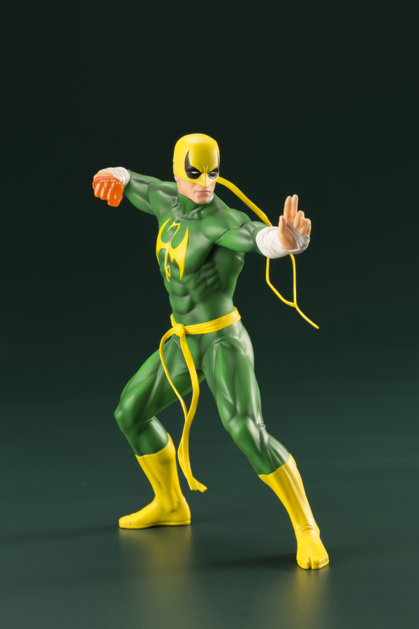 THE DEFENDERS SERIES IRON FIST ARTFX+ STATUE [RELEASE: SEP PO: APR 27]