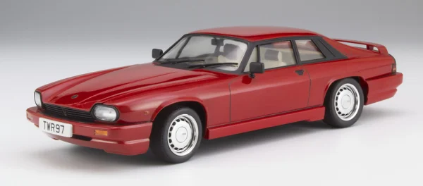 Hasegawa [SP622] 1/24  JAGUAR XJ-S TWR Sports “Haku Rinpha” w/FIGURE - Scale Kits