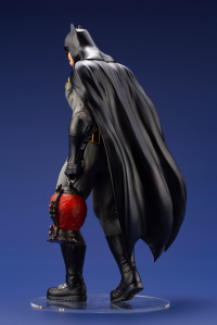 BATMAN: LAST KNIGHT ON EARTH BATMAN ARTFX STATUE 16