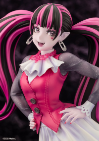 MONSTER HIGH™ Draculaura™ BISHOUJO STATUE 8