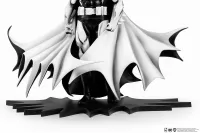 PureArts SDCC 2024 DC HEROES : Batman B&W PX PVC 1/8 Statue - DC Comics - photo 7