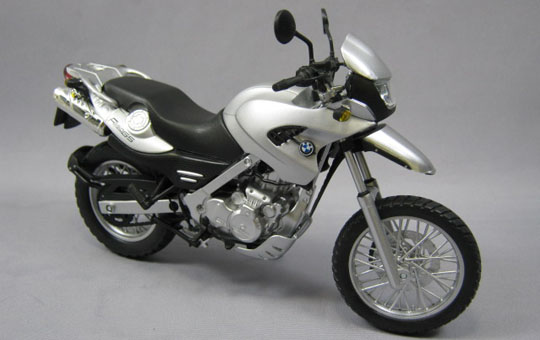 1/12 TOYABI DIECAST MOTORCYCLE: 1/12 BMW F650GS (Silver)