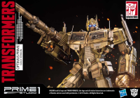 Premium Masterline Transformers: Generation 1 Optimus Prime Gold Version 21