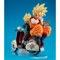 DESKTOP REAL McCOY EX Dragon Ball Z Super Saiyan Son Goku & Super Saiyan Son Gohan＆Mortorbike 4