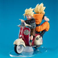 DESKTOP REAL McCOY EX Dragon Ball Z Super Saiyan Son Goku & Super Saiyan Son Gohan＆Mortorbike 2