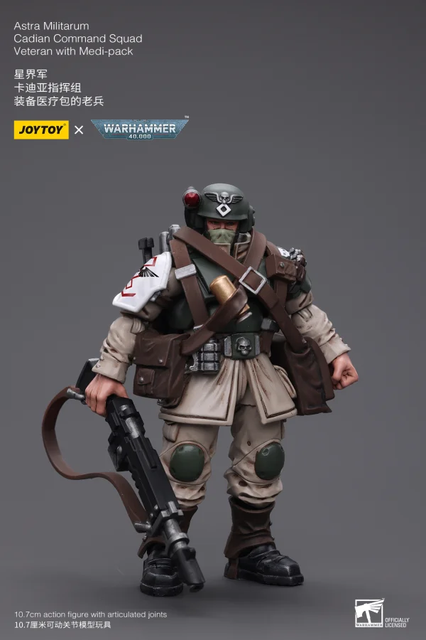 JOYTOY Astra Militarum Cadian Command Squad Veteran with Medi-pack - Warhammer 40K