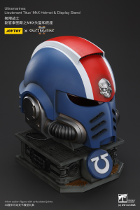 Ultramarines Lieutenant Titus' MKX Helmet & Display Stand 18