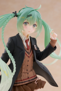 Hatsune Miku Figure - Fashion (Preppy Ver.) 2