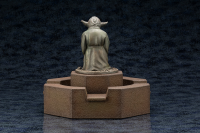 YODA™ FOUNTAIN STATUE 12