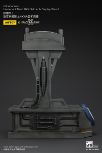 Ultramarines Lieutenant Titus' MKX Helmet & Display Stand 5