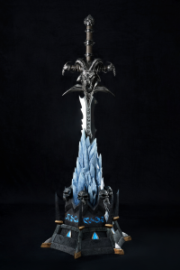World of Warcraft® Frostmourne Sword Ice Pedestal 1